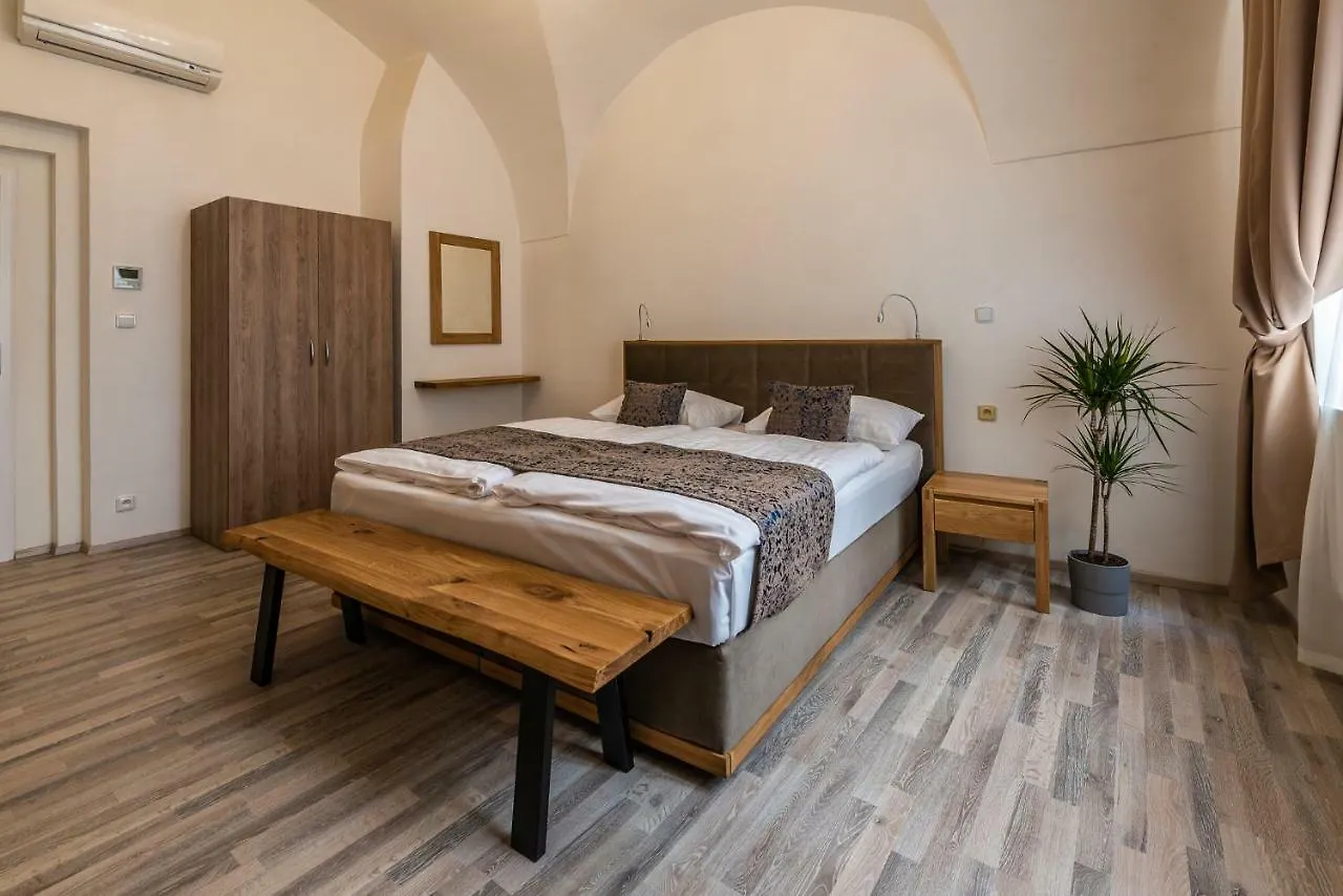 Ξενοδοχείο με διαμερίσματα Hotel Karlova Prague - Mostecka 10 St Depandance
